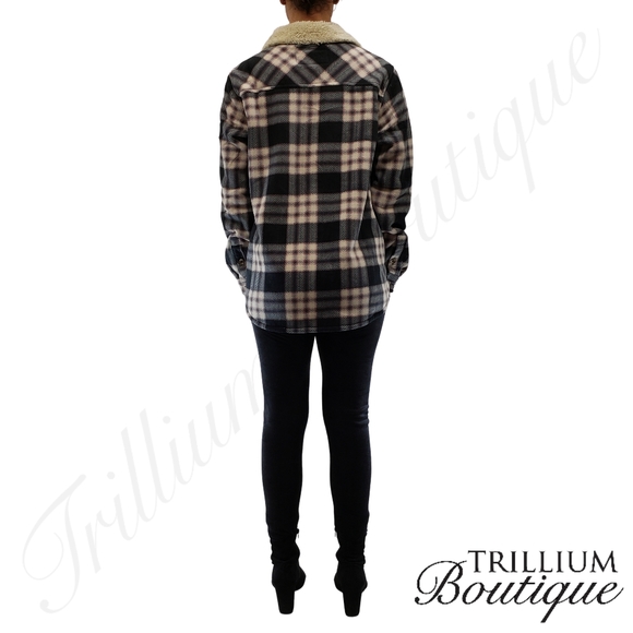 Soho Threads Black Wood Rose Plush Shirt Jacket - Picture 7 of 7